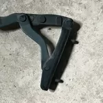 Бу петля крышки багажника правая Renault Laguna 1 хетчбэк,  7700823678