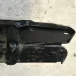 Бу кронштейн крепления КПП Renault Laguna 1,  Espace 3,  2.0i 7700817314