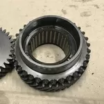 Бу шестерни 5-й передачи оригинал Chery Amulet A11-3AD015311159AA , A11-3AD015311361AA