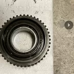 Бу шестерня 4 передачи первичного вала КПП ND0 Renault Nissan 322708H506 38 z.