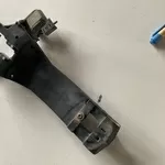 Бу держатель наружной ручки двери передней левой Mercedes W168, A1687600134