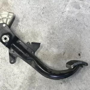 Бу педаль сцепления Renault Laguna 1,  7700842743