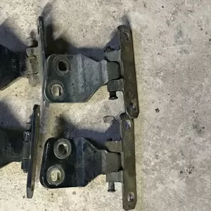 Бу петля двери левая верх,  правая низ Renault Laguna 1,  8200014672