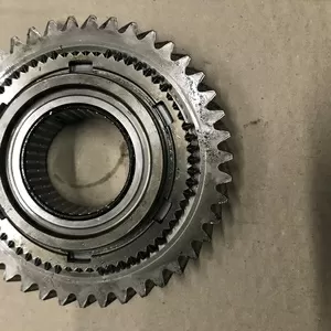 Бу шестерня 1-а передача,  43 зуба Renault 8200440074 Trafic Laguna