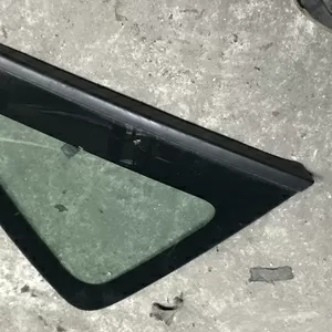 Бу стекло Renault Scenic 2,  8200120670,  8200485443 кузовное глухое левое.