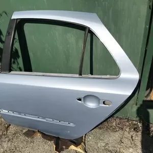 Б/у дверь задняя левая Renault Laguna 2,  7751472439,  лифтбэк,  КРАШЕННАЯ