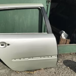 Бу дверь задняя правая Renault Laguna 2 универсал 7751472444 ,  цвет MV190 есть царапины, 