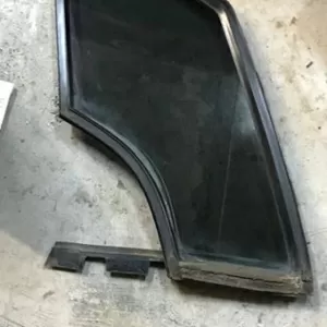 Бу стекло глухое Mercedes Benz W168,  A1687250209,  передней правой двери