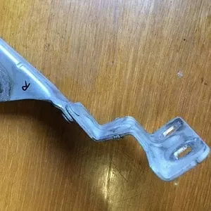 Б/у петля капота Renault Megane 2,  8200011075,  8200468184 правая, 