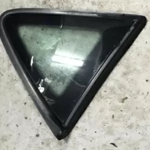 Бу стекло глухое заднее правое верхнее Mercedes W168,  A1686700412,  A1686700200