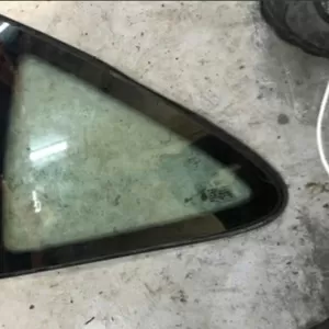 Бу стекло глухое заднее правое нижнее Mercedes W168,  A1686700212,  A1686700000