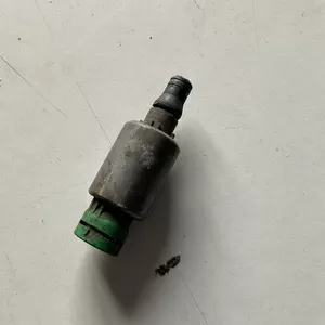 Бу клапан прокачки сцепления Renault A502302104,  7700113066