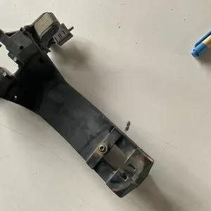 Бу держатель наружной ручки двери передней левой Mercedes W168,  A1687600134