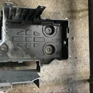 Б/у полка под аккумулятор Renault Laguna 2,  8200183327