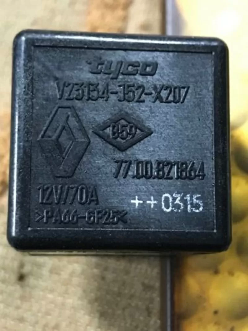 Бу автомобильное реле V23134-J52-x207 Tyco,  7700821864 Renault.