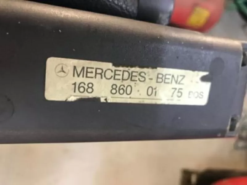 Бу шторка багажника Mercedes Benz W168,  A1688600175 2