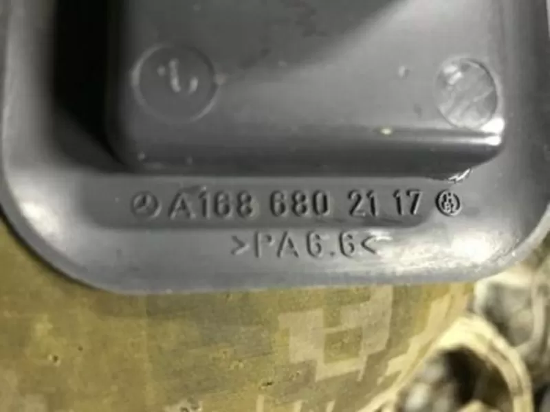 Бу накладка салазок сиденья Mercedes W168,  A1686802117,  1686802117 2