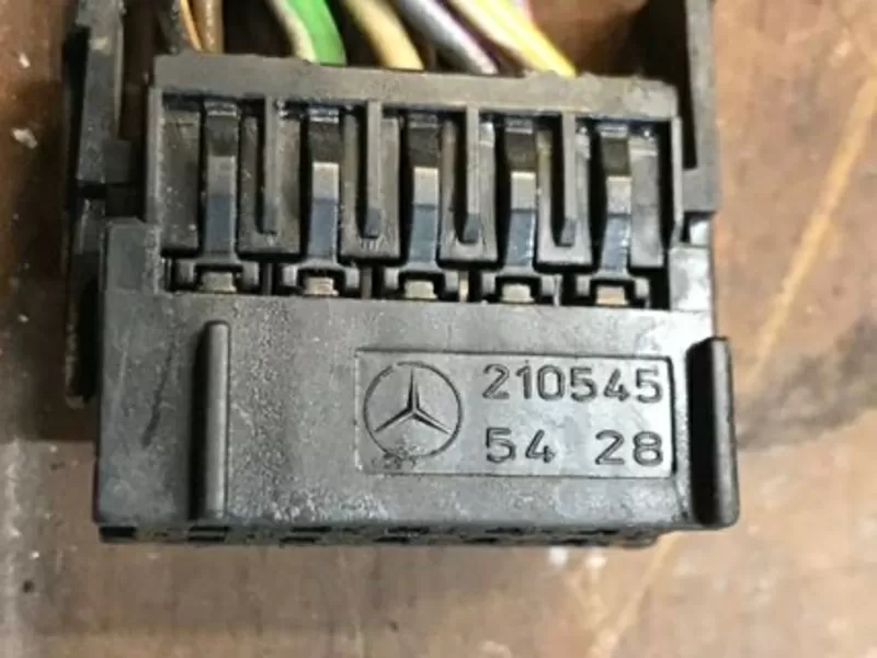 Бу разъём фишка Mercedes 2105455428,  A2105455428 3