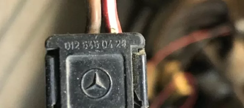 Бу фишка разъём Mercedes 2 pin,  A0125450428 0125450428 3