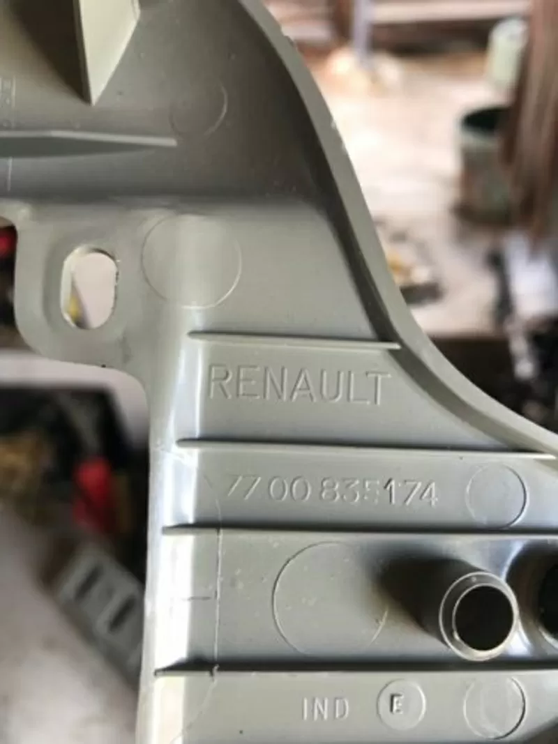 Бу накладка заднего ремня безопасности Renault Scenic 1,  7700835174 2