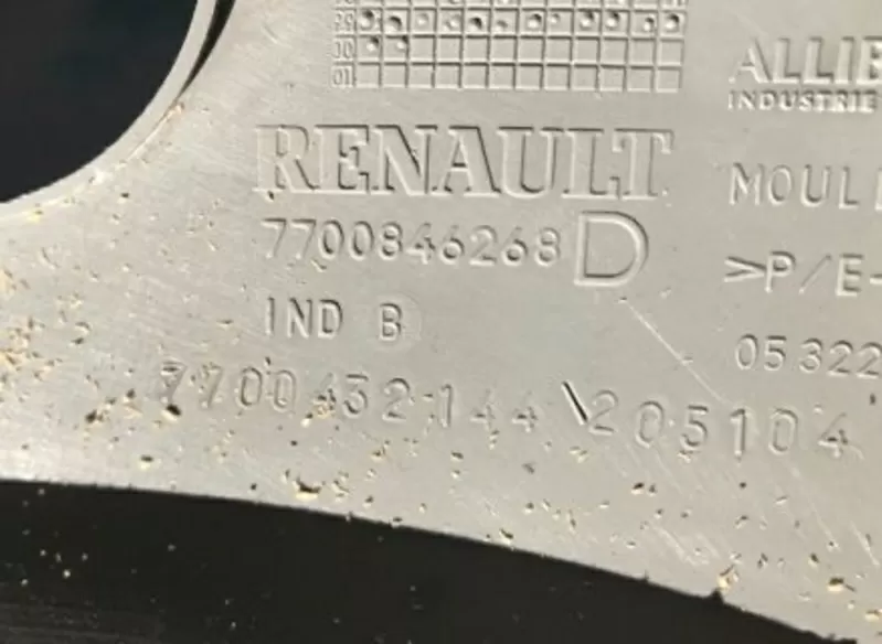 Бу накладка торпедо правая Renault Scenic 1,  7700432144,  7700846268 2