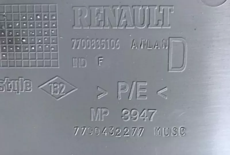 Бу накладка правой стойки Renault Scenic 1,  7700835106,  7700432277,   3