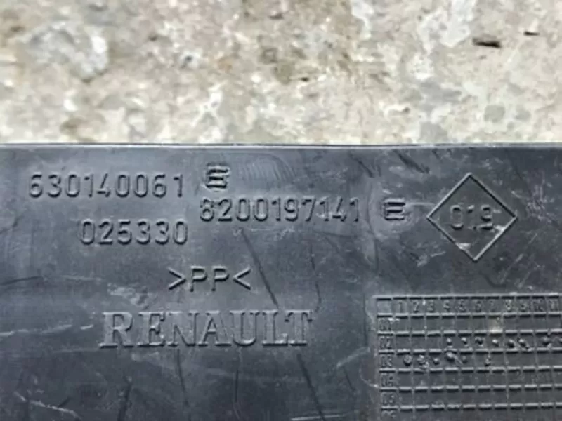 Б/у кронштейн стекла передний правый Renault Megane 2,  8200197141 2