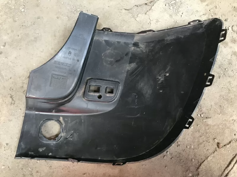 Бу накладка заднего бампера левая Renault Scenic 2,   8200228105 3