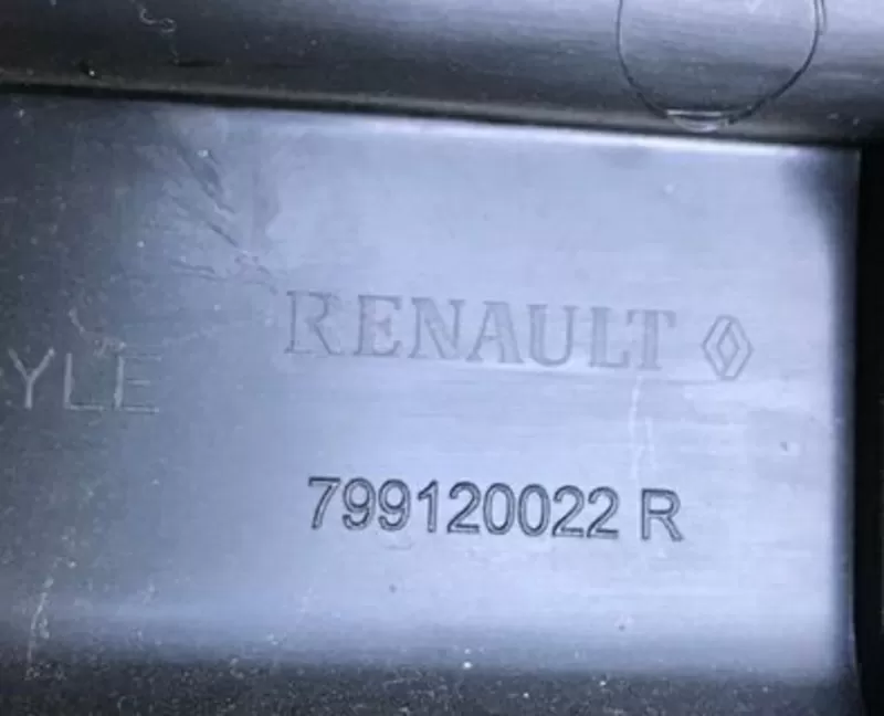 Бу накладка багажника левая верхняя Renault Megane 3,  799120022R 2