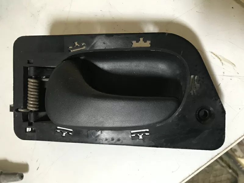 Бу ручка левой двери внутренняя Renault Laguna 1,  7700823286 .