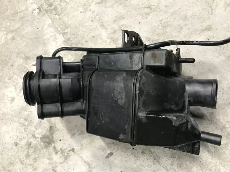 Бу заливная горловина Renault Laguna 1,  7700827384,  7700841865,  