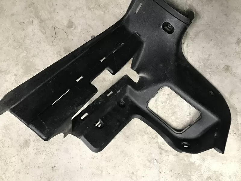 Бу накладка багажника левая Renault Laguna 1 лифтбек,  7700822742,  7700826961