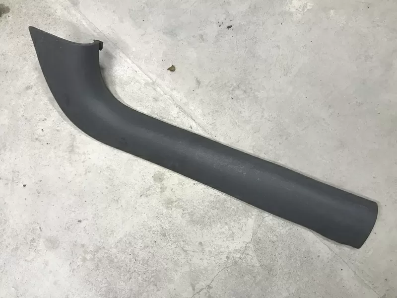 Бу накладка на порог правая Renault Laguna 1,  7700820479