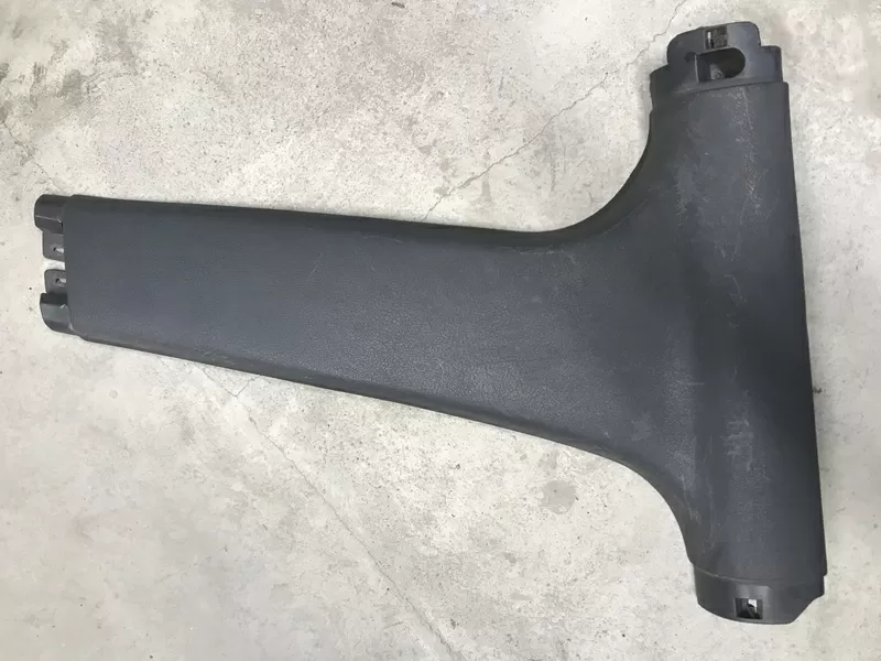 Бу накладка средней стойки Renault Laguna 1,  7700821052,  правая нижняя