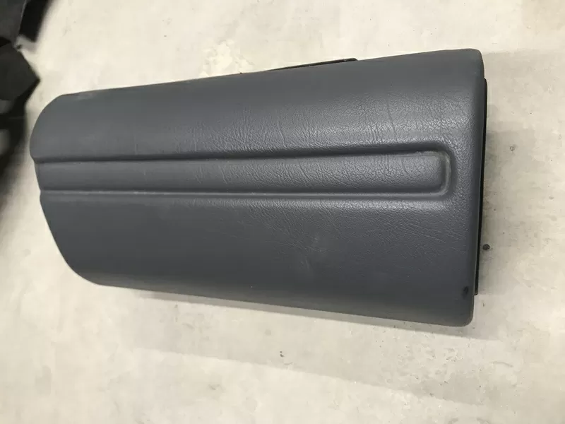 Бу бардачок в торпедо Renault Laguna 1,  7700824128