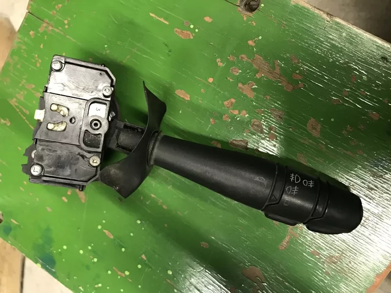Бу переключатель поворотов света Renault Laguna 1,  7701041448 2