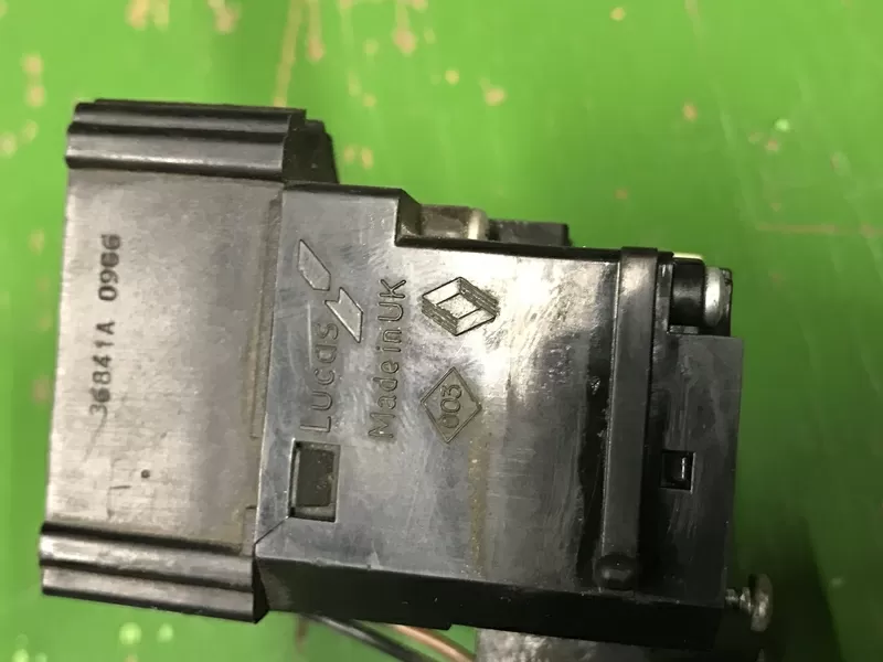 Бу переключатель поворотов света Renault Laguna 1,  7701041448 3
