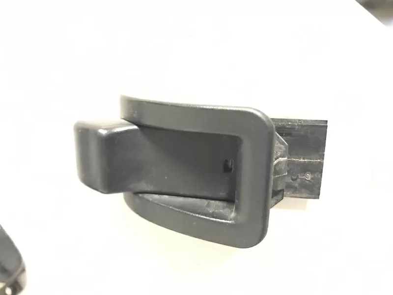 Бу кнопка блокировки замка двери Renault Laguna 1,  7700811266,  7700823542