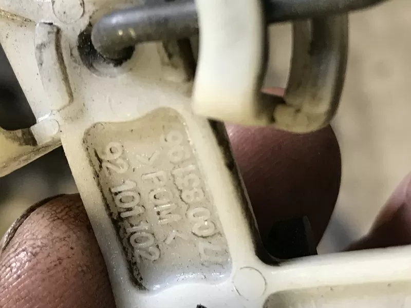 Бу механизм блокиратора замка правой двери Renault Laguna 1,  92101102,  7700831967 3