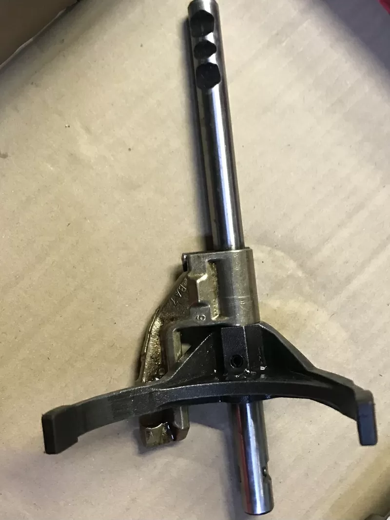 Бу вилка включения 1-2 передачи КПП JC5 8200177391 Renault Laguna 1,  Megane 1,  Kangoo 1,  Clio 2