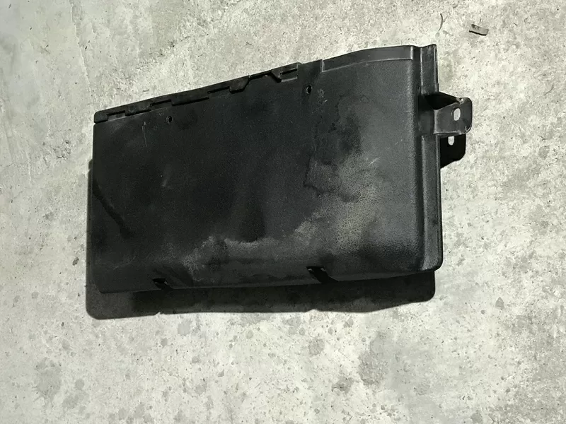 Бу бардачок под правое сиденье Renault Laguna 1,  7700841470,  7700841468