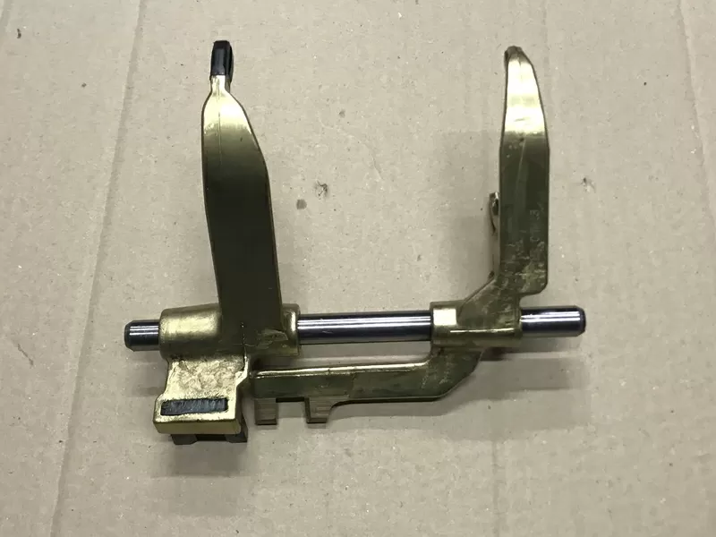 Бу вилка включения 3-4 передачи Renault 8200253733 Trafic Laguna