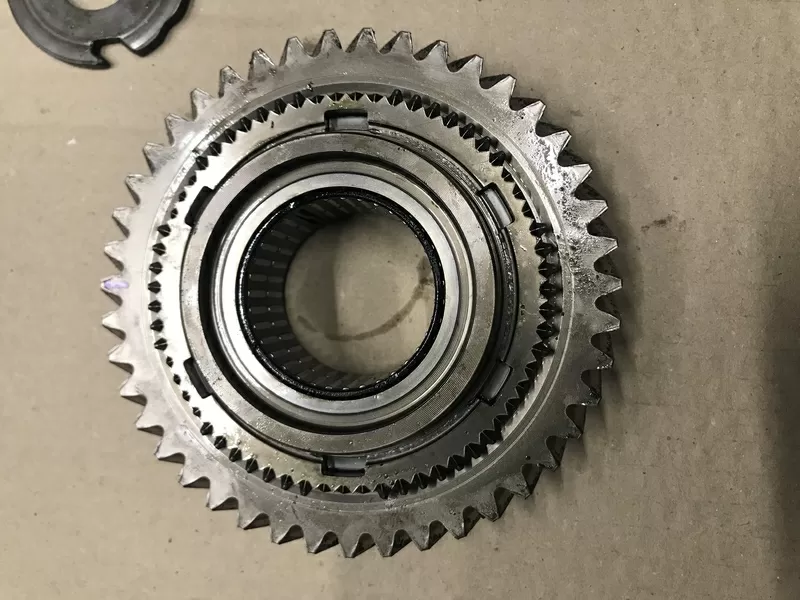 Бу шестерня 1-а передача,  43 зуба Renault 8200440074 Trafic Laguna