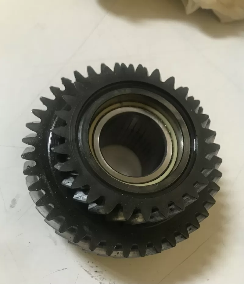 Бу шестерня 2-й передачи PK6,  27x40 зубов 8200269150 Renault Trafic Laguna  2