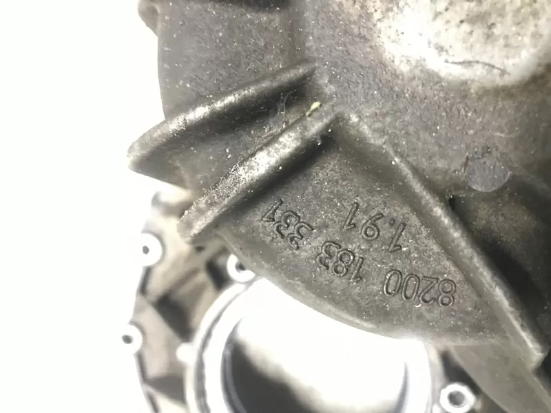 Бу корпус 6 ст. КПП 1.9 dci Renault Trafic Laguna 8200183331 3