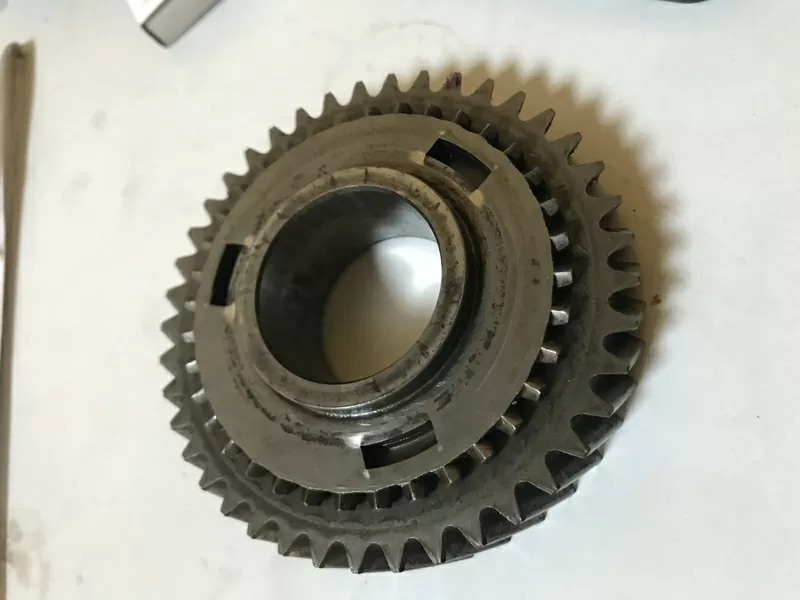 Бу шестерня 1-й передачи вторичного вала  КПП JR5 41зуб Renault 8200641094 Laguna Megane Kangoo