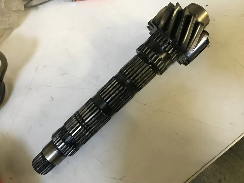 Бу вал КПП вторичный JR5,  8200654077 16x55 зубов Renault Laguna Megane Kangoo