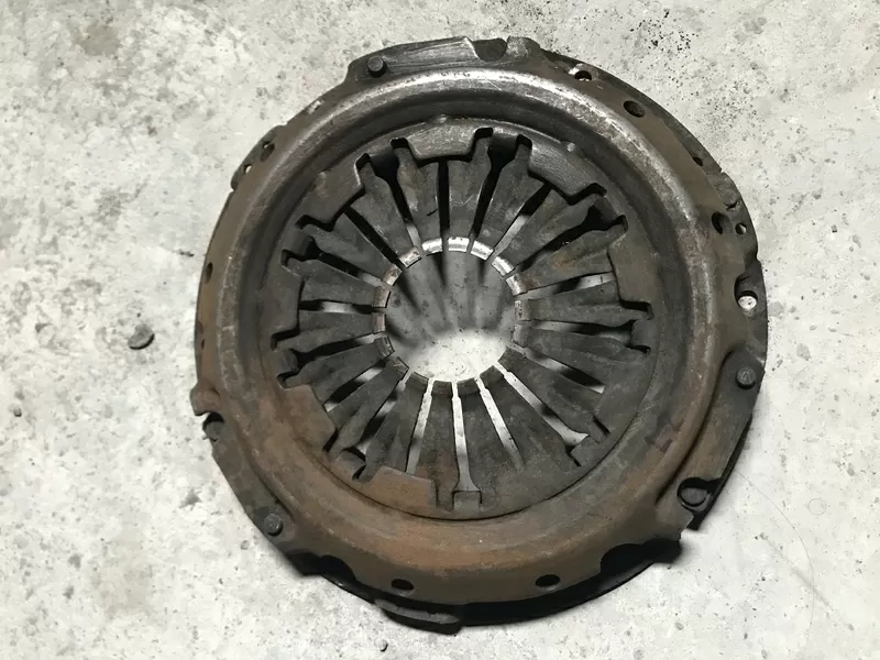 Бу корзина сцепления 8200828477 , 1.8, 2.0i 16V Renault Laguna 2 2