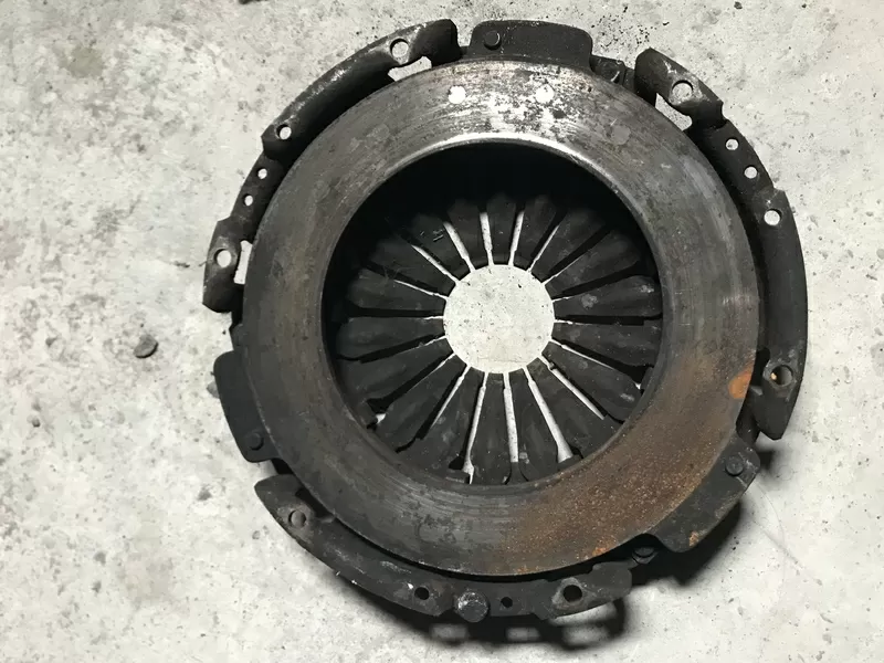 Бу корзина сцепления 8200828477 , 1.8, 2.0i 16V Renault Laguna 2