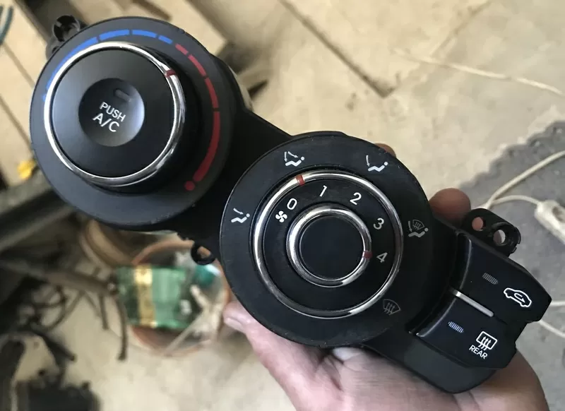 Бу блок управления отопителем Kia Rio 3, 97250-4Y030